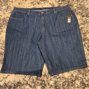 NWT Jones New York Signature Gramercy Curvy Denim Shorts - 22W